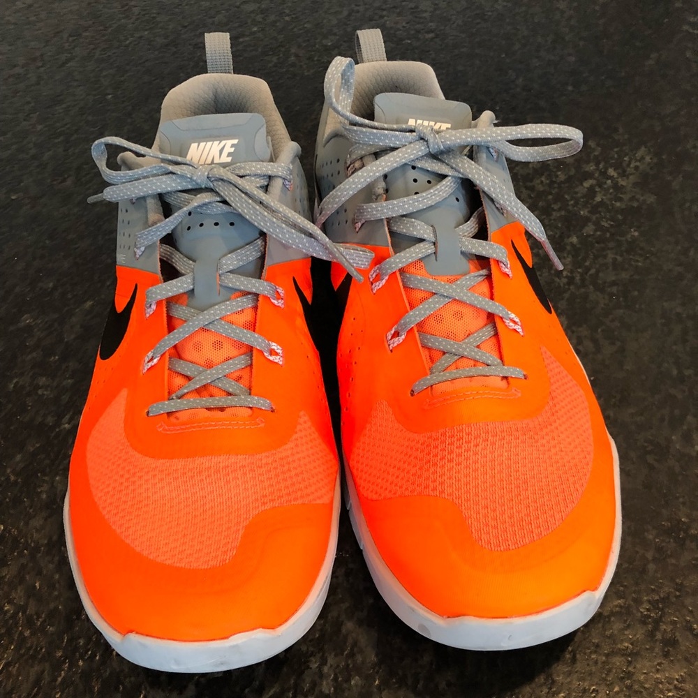 Nike Metcon 1 Cross Trainers